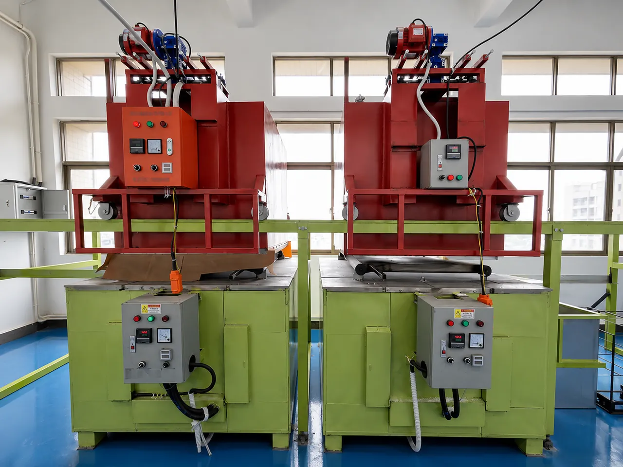Industrial glass processing machines installed in the ANTGLASS production workshop